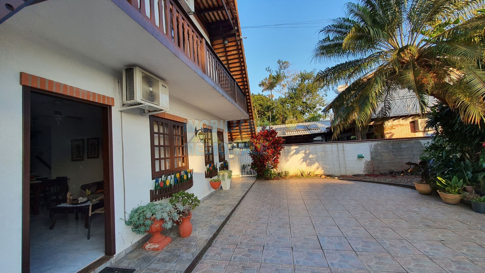 Casa estilo chalé para comprar em Indaial/SC
