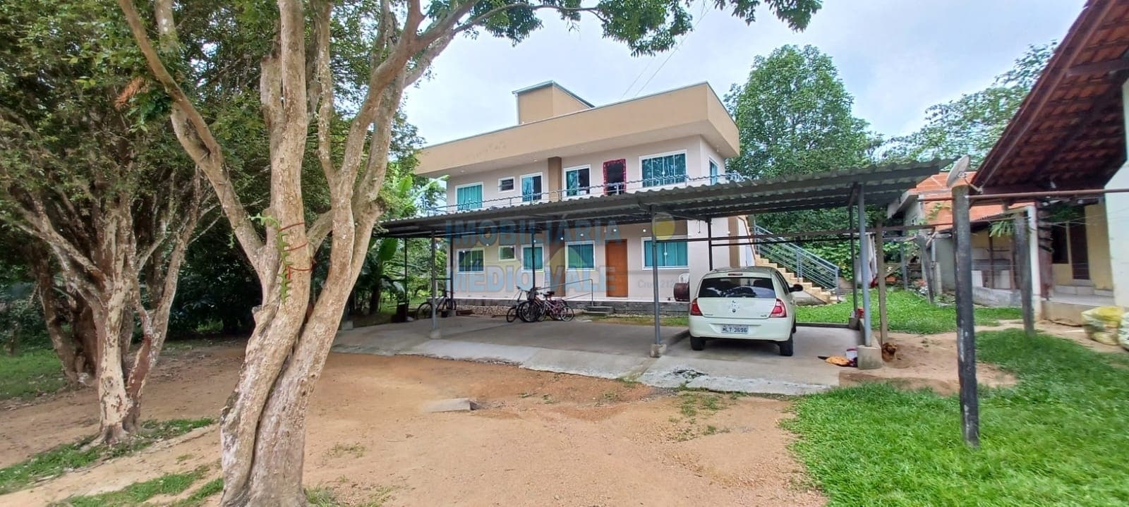 Casa a venda em Indaial com amplo terreno