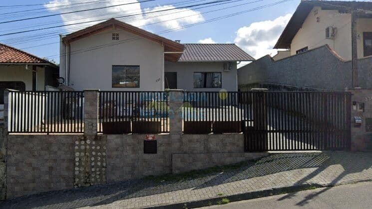 Casa - Venda - Bairro Tapajós em Indaial/SC