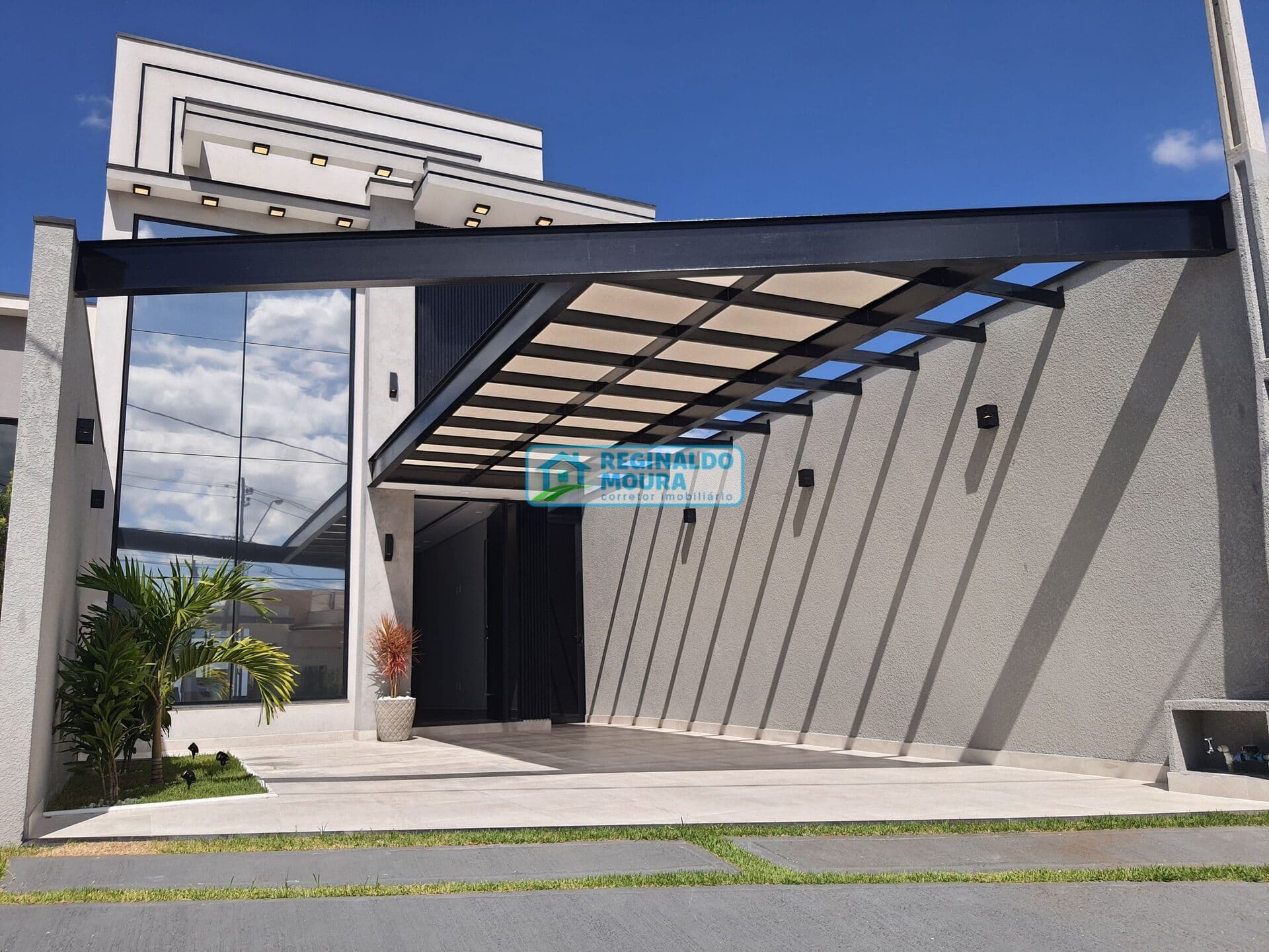 Sobrado em condomínio Indaiatuba SP | 221m² AC | 3 suítes, 1 master com hidro | R$1.950.000,00
