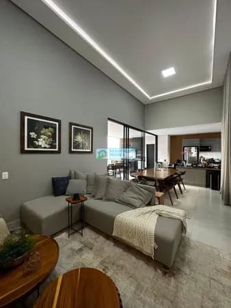 Imagine viver no conforto de uma casa térrea com piscina no Montreal Residence, em Indaiatuba! Lote 250m² AC 150m²