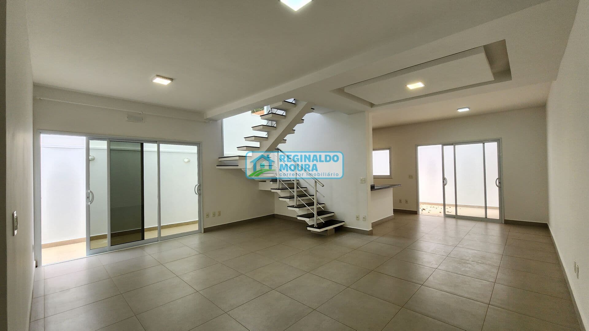 Sobrado 3 suítes, em Condomínio Montreal Residence - Indaiatuba-SP
