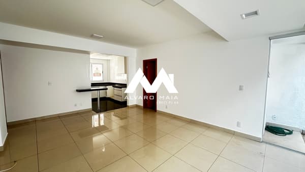Apartamento área privativa com 3 quartos e 3 vagas
