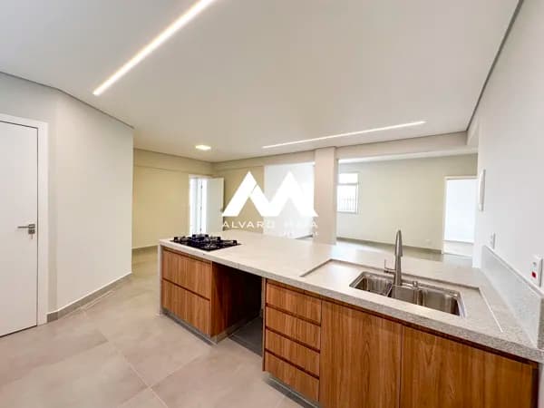 Apartamento REFORMADO com 4 quartos | suíte | vaga livre no Santa Lúcia