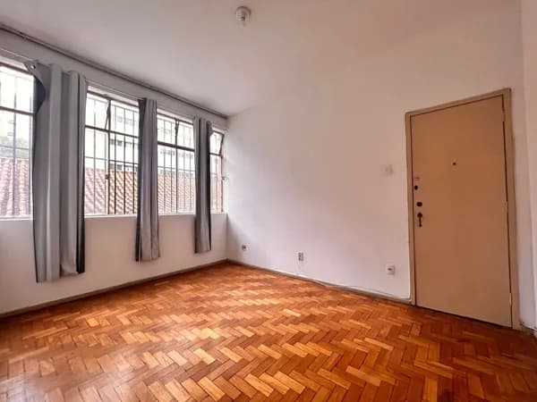 Apartamento de 2 quartos para locação no Funcionários próximo da Praça da Savassi.