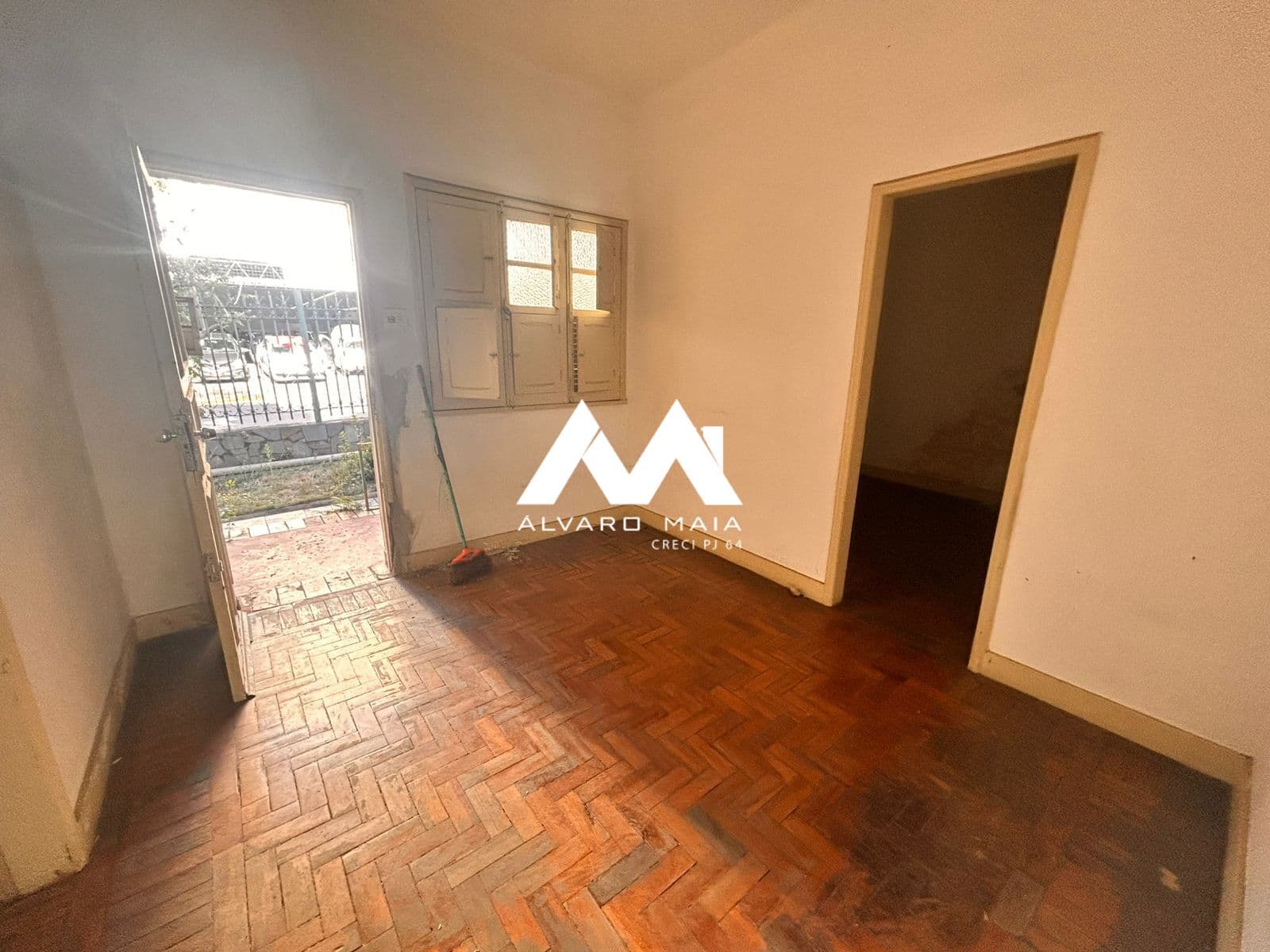 Casa comercial de 5 quartos para locação no Serra próximo ao LifeCenter.