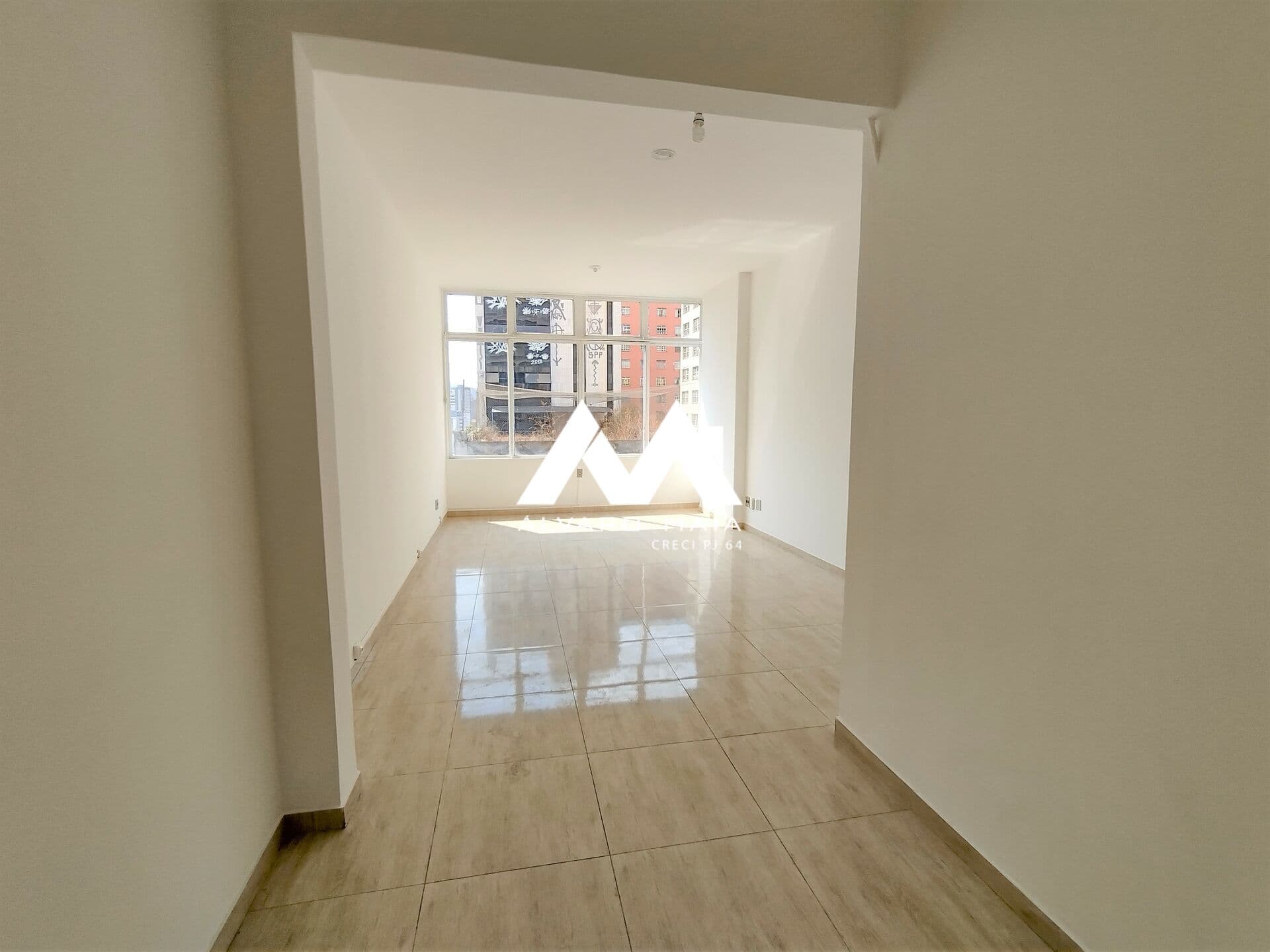 Sala comercial para locação no centro!