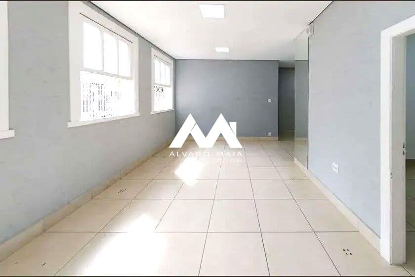 Casa comercial no Bairro Prado para alugar.