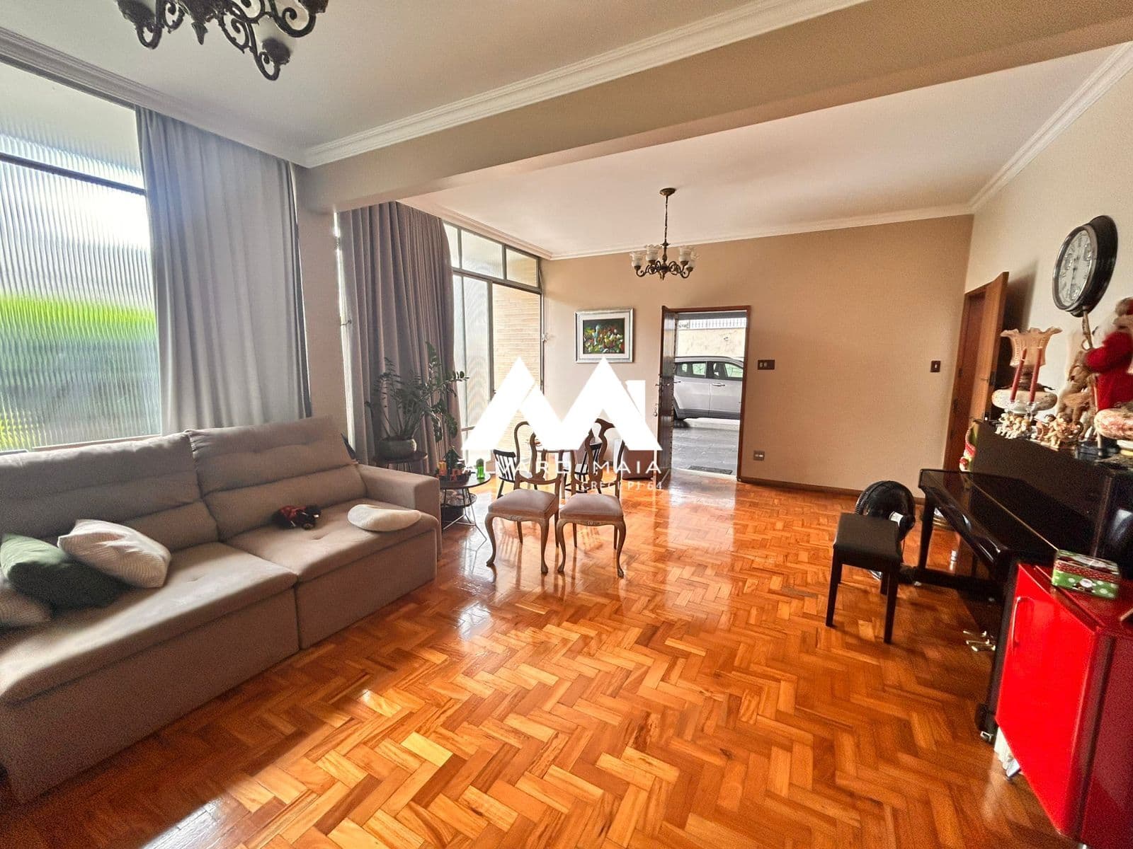 Casa de 6 quartos para locação no bairro Colégio Batista próximo da IPEMIG.