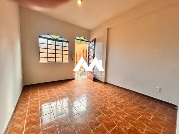 Casa de 2 quartos para locação no bairro Concórdia próximo a Faculdade Universo.