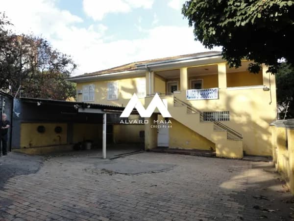 Casa comercial no Funcionários