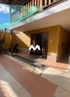 Casa de 4 quartos para locação no Floresta próximo a Faculdade Batista Mineira.