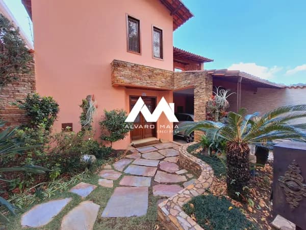 Casa Alto Padrão - 4 quatros com Área Gourmet - Melhor ponto do Santa Lúcia