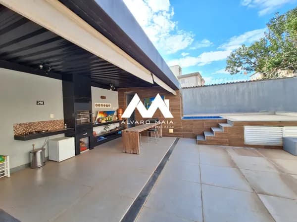 Casa Duplex com Varanda Gourmet - 4 quartos - 3 suítes - 3 vagas - Reformada