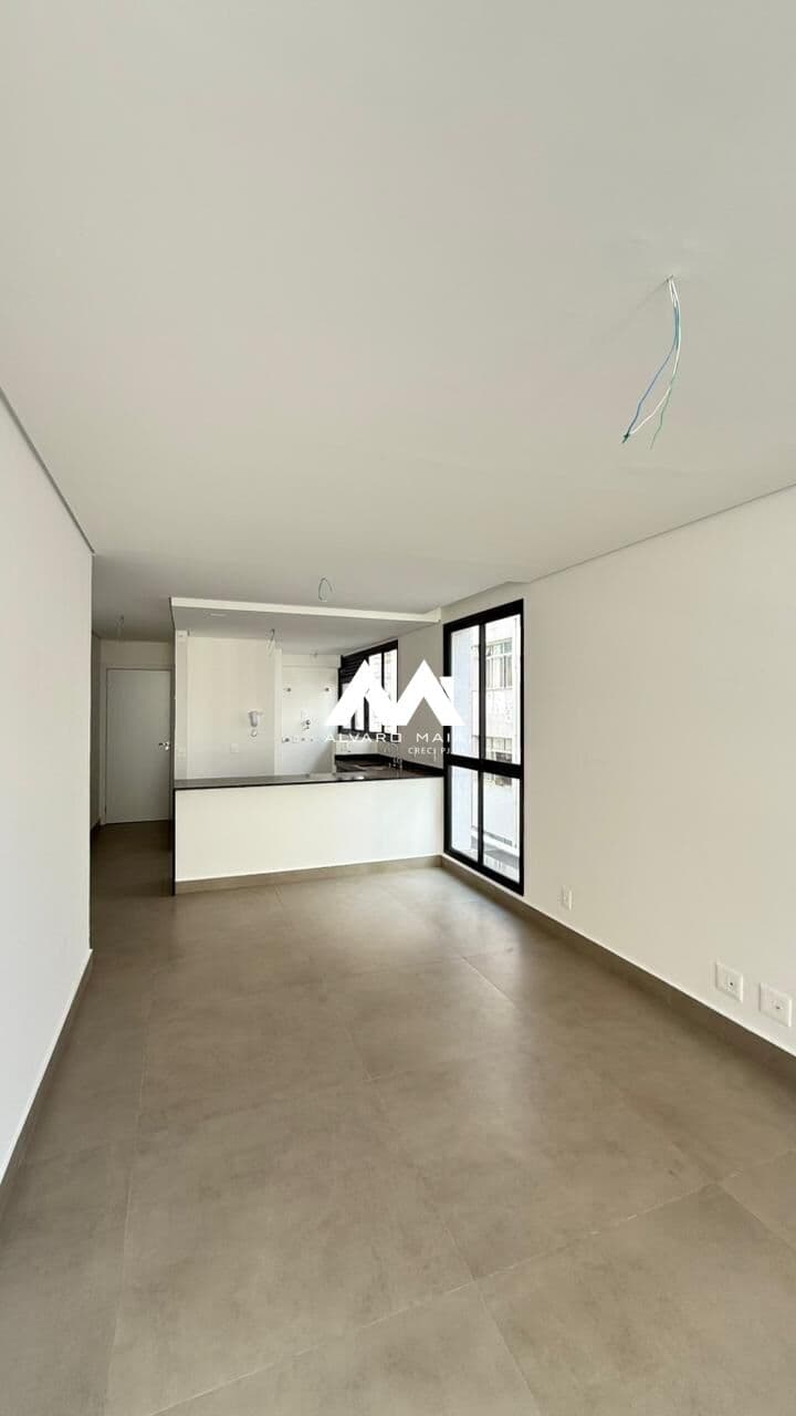 Apartamento 2 quartos, suíte e 2 vagas a venda no Bairro Serra