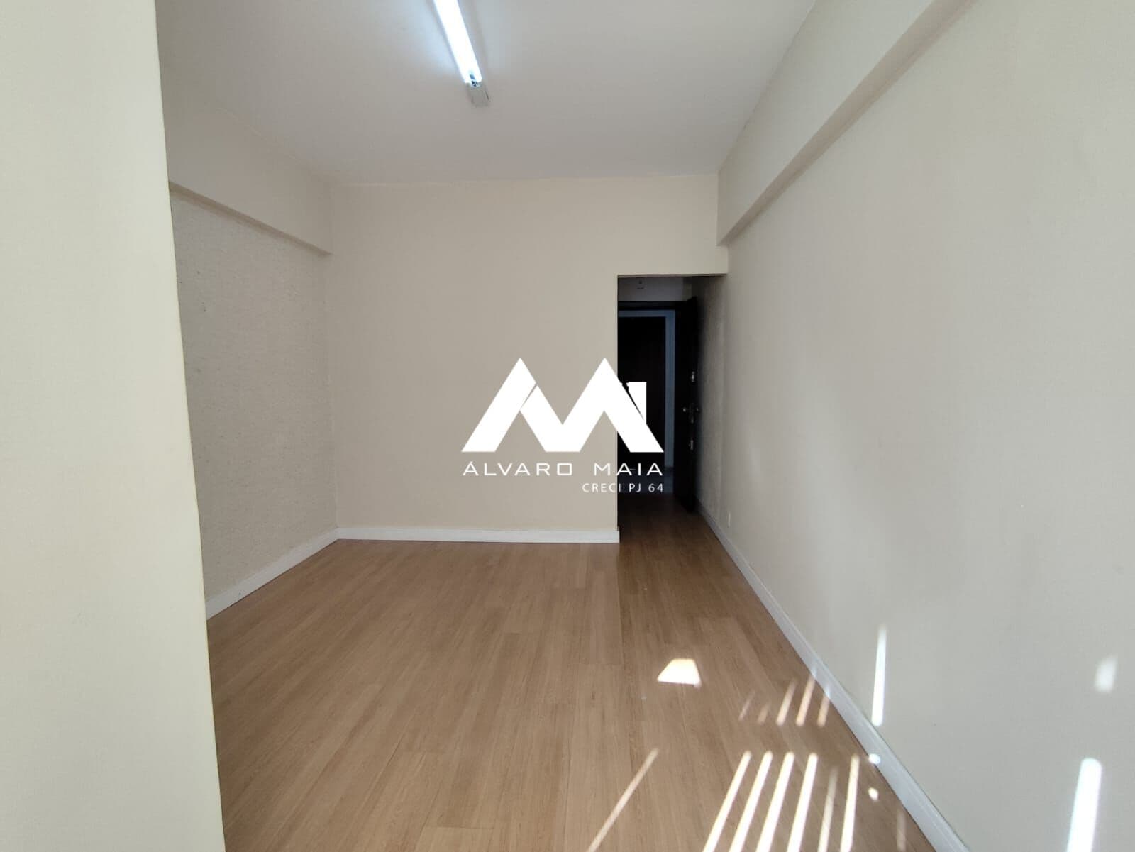 Sala comercial no bairro Santa Efigênia