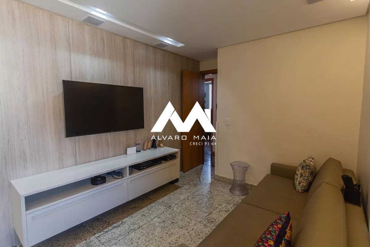 Apartamento Padrão com 3 Quartos e 2 vagas