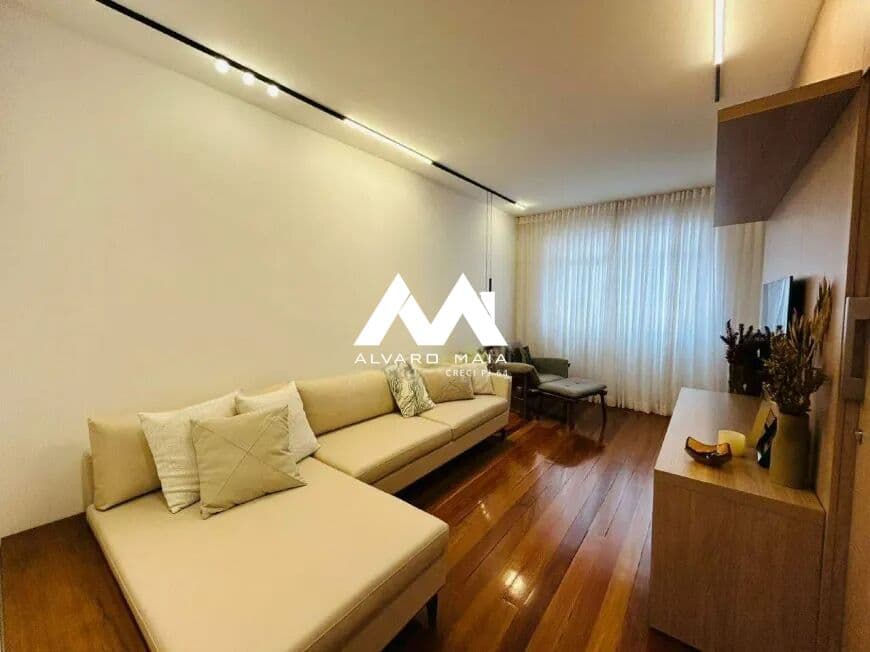 Apartamento com 4 Quartos e 2 banheiros à Venda, 140 m²