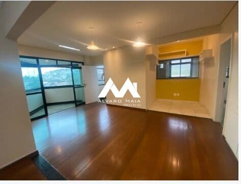 Apartamento 2 quartos (originalmente 3, reversível), 2 vagas livres, Sion (Praça JK)