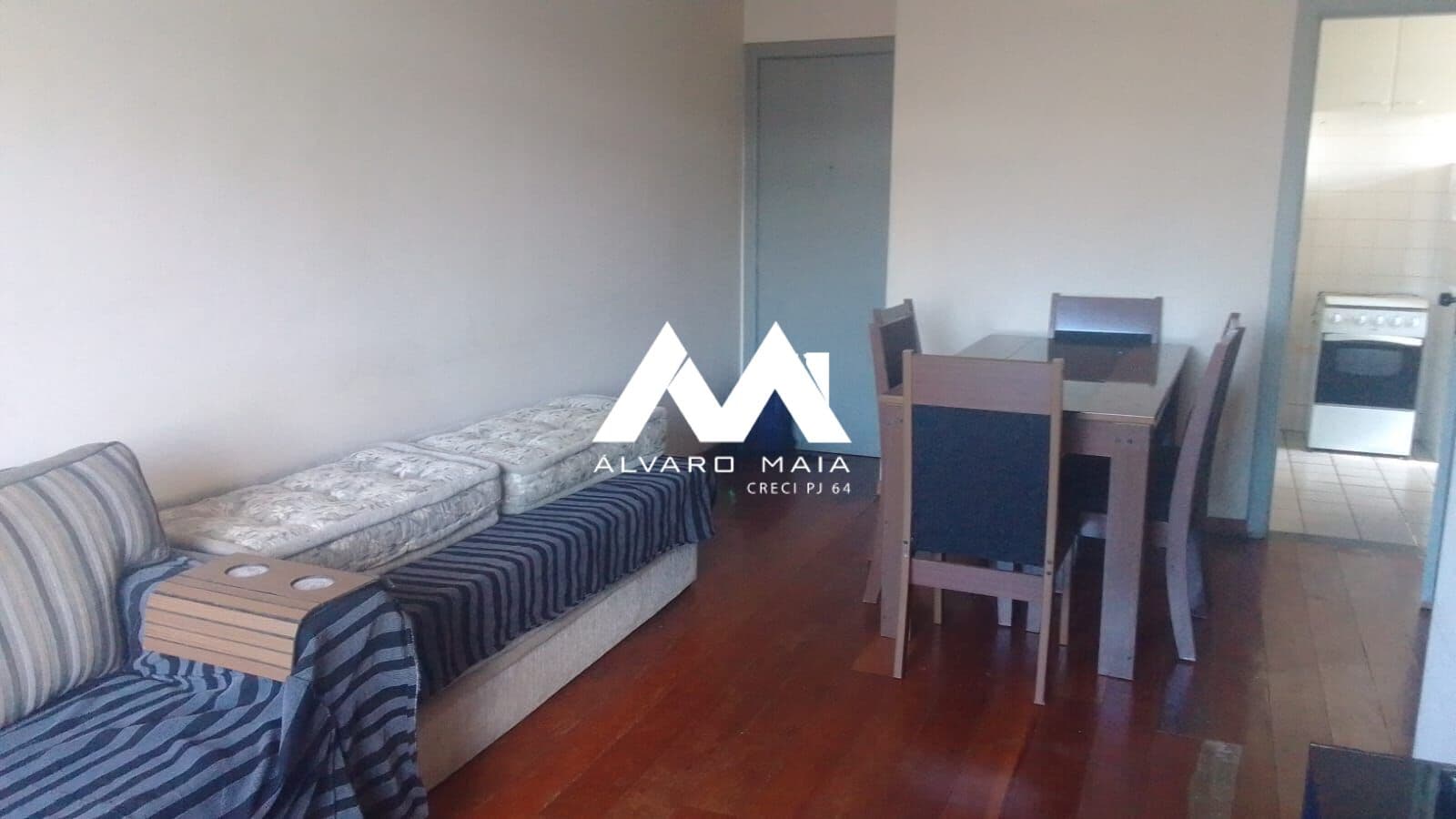 Apartamento de 2 quartos mobiliado para locação no bairro Horto próximo ao Estádio Independência