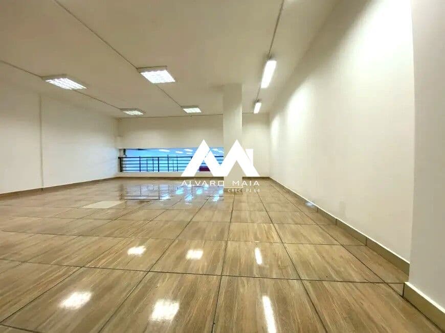 LOJA COMERCIAL PARA LOCAÇÃO COM MEZANINO NO CENTRO