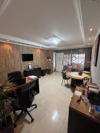 Viva com Conforto e Segurança: Sobrado Espaçoso no Jardim Jamaica te Espera!