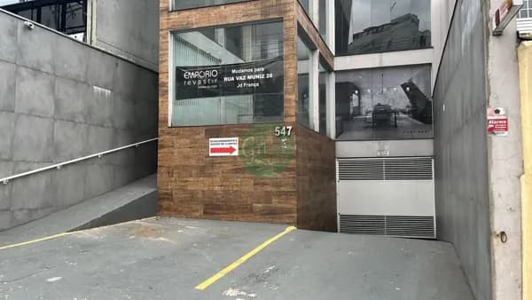 Prédio Comercial em Água Fria, São Paulo/SP