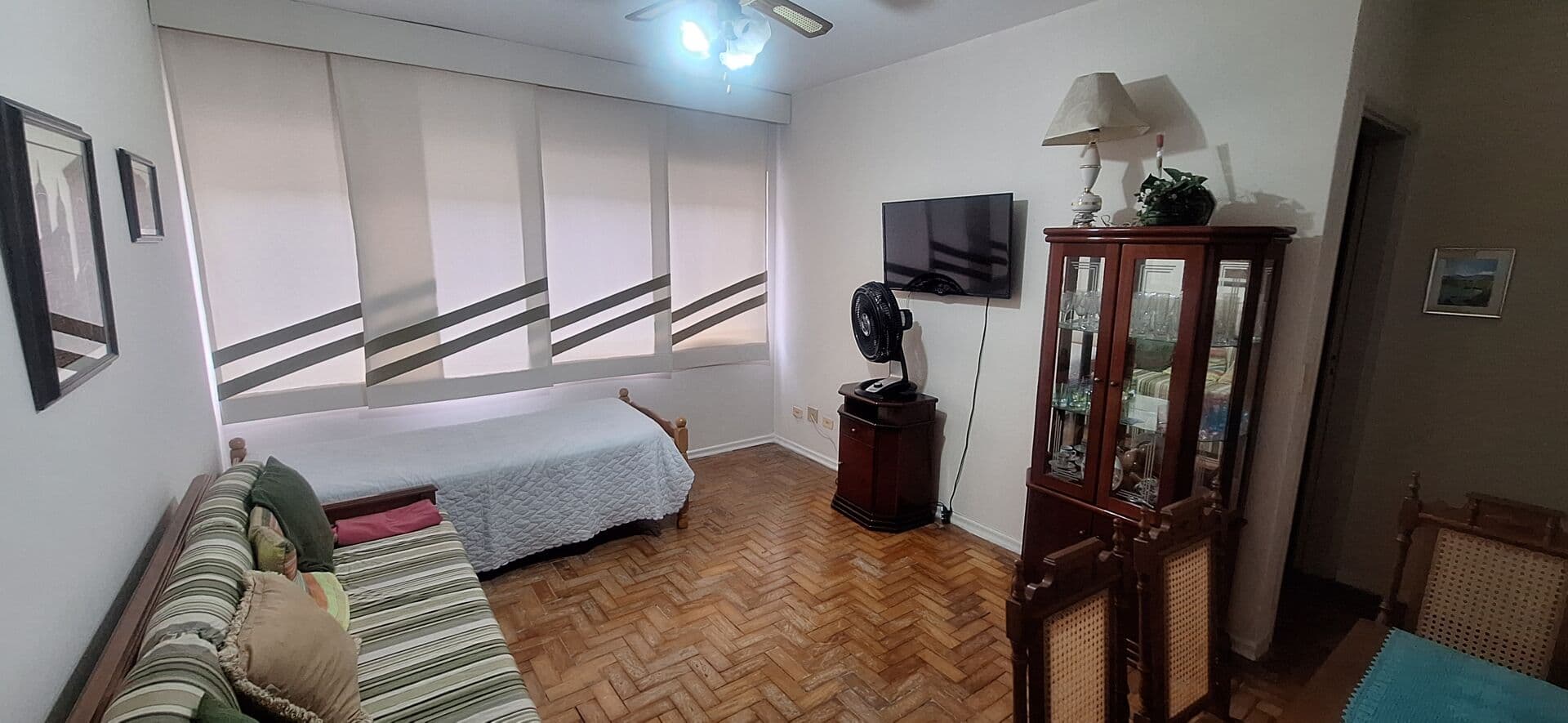 Apartamento Amplo com 74 m² 1 vaga dde garagem em Prédio com elevaddor portsria 24 horas em Santos