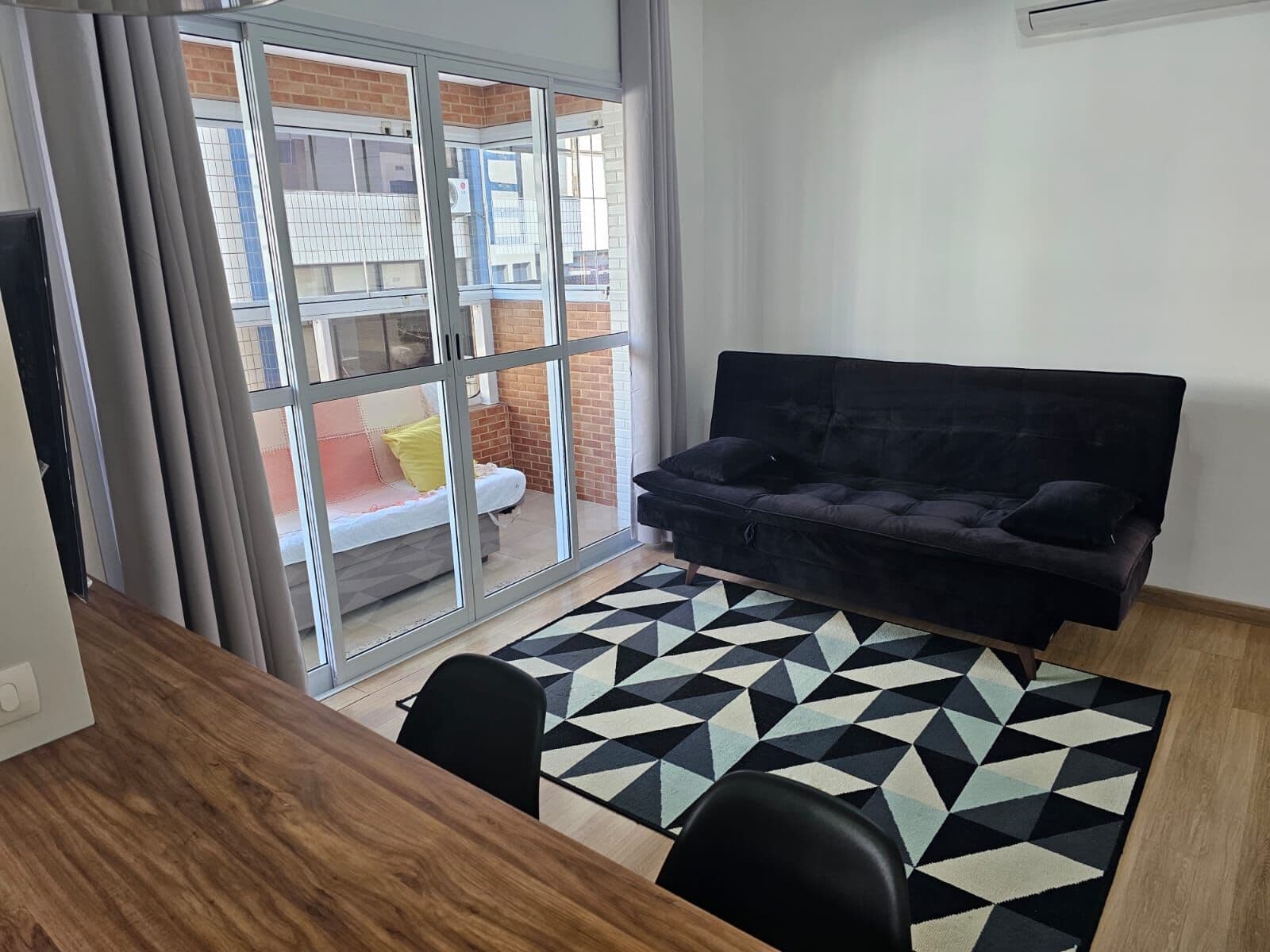 Apartamento 1 Quarto MOBILIADO Prédio com laxer e serviços em Santos