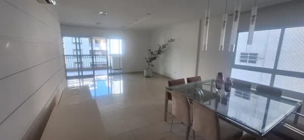Apartamento amplo 188 metros 3 suites 2 vagas de FRENTE no Gonzaga, Santos/SP