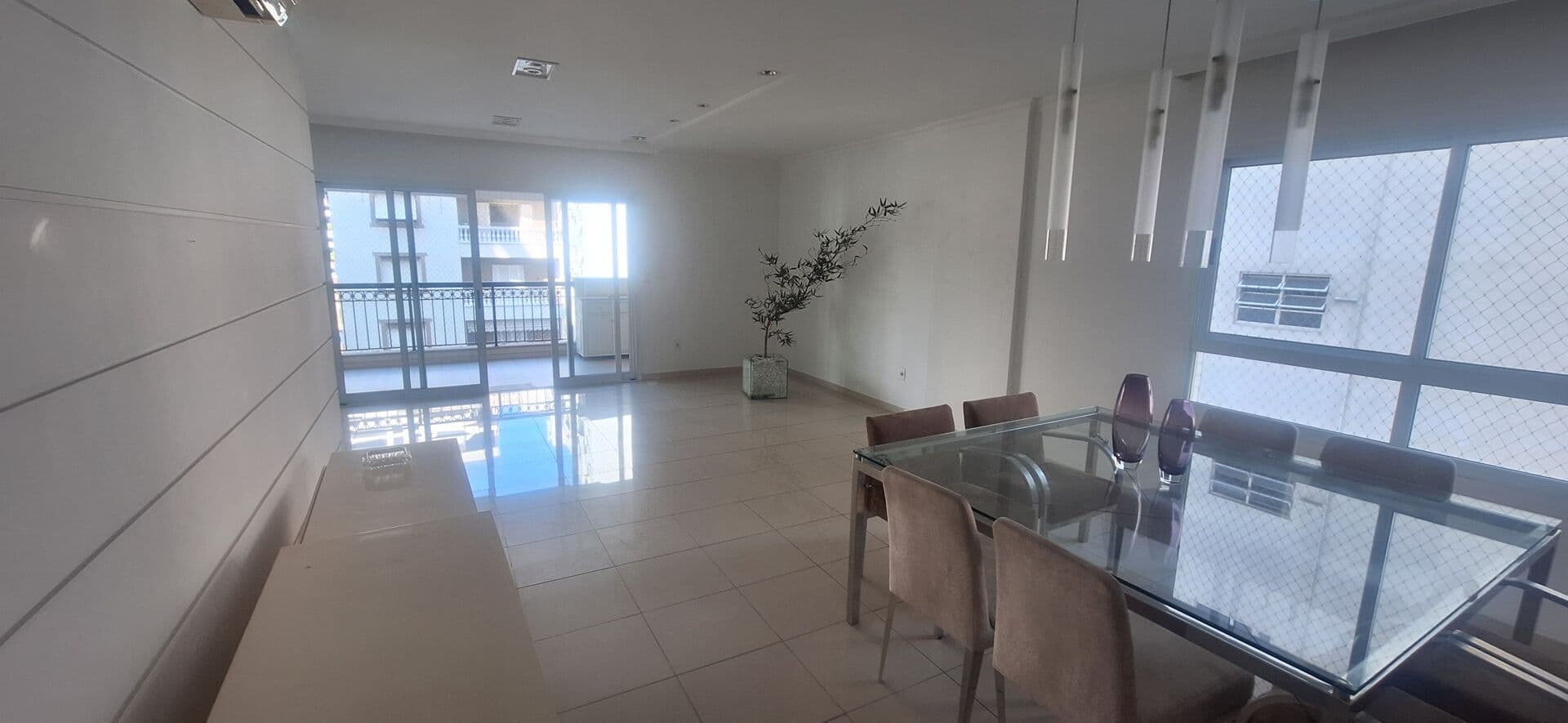 Apartamento amplo 188 metros 3 suites 2 vagas de FRENTE no Gonzaga, Santos/SP