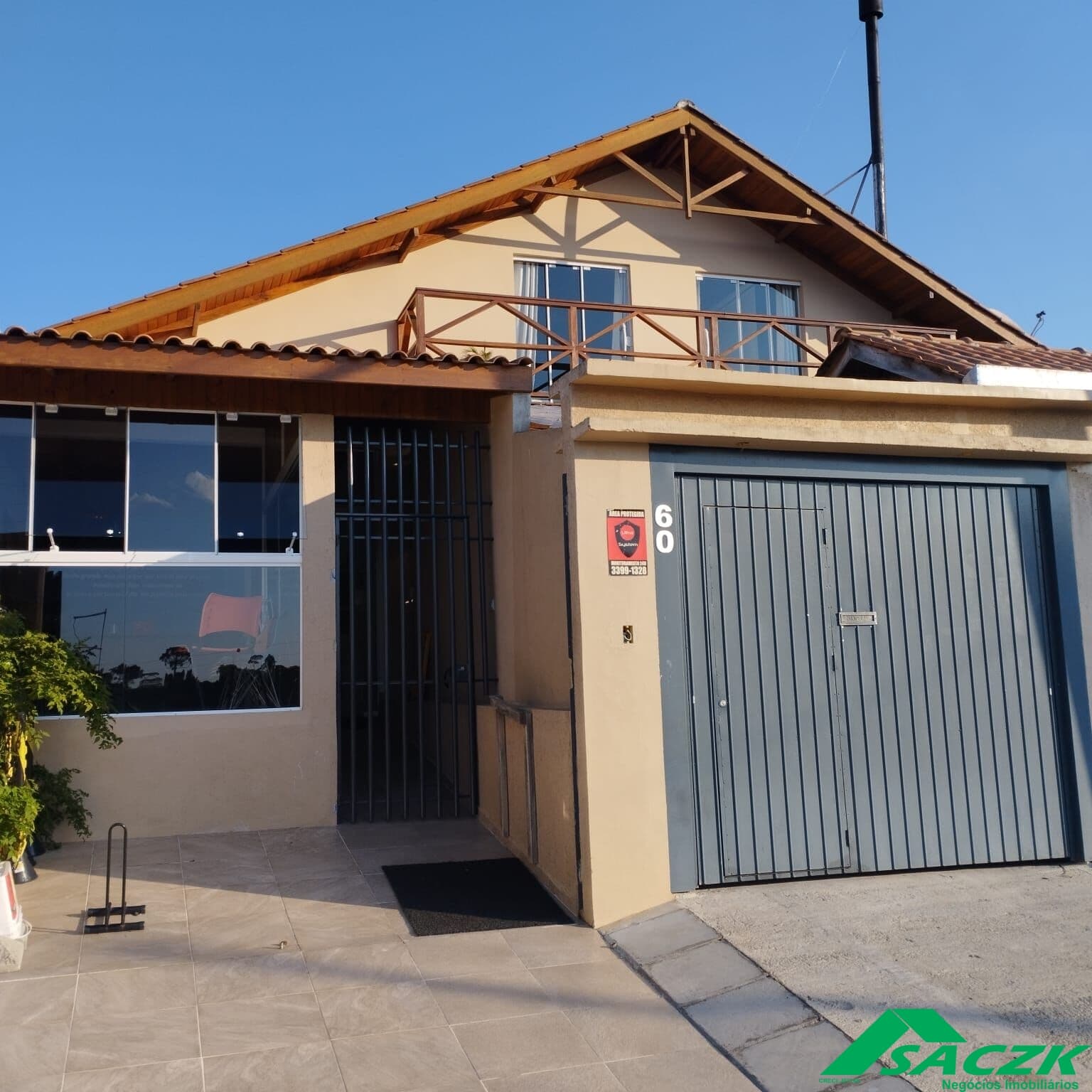 Casa Mista / Academia de Natação