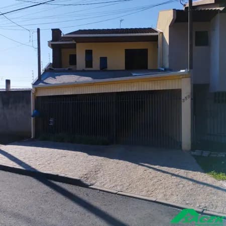 Sobrado Mobiliado com 4 vagas de garagem