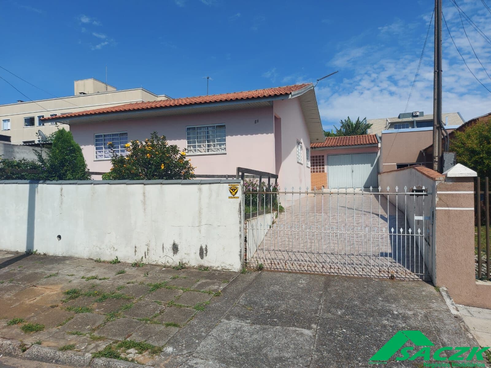 Casa em Campo Largo - Bom Jesus