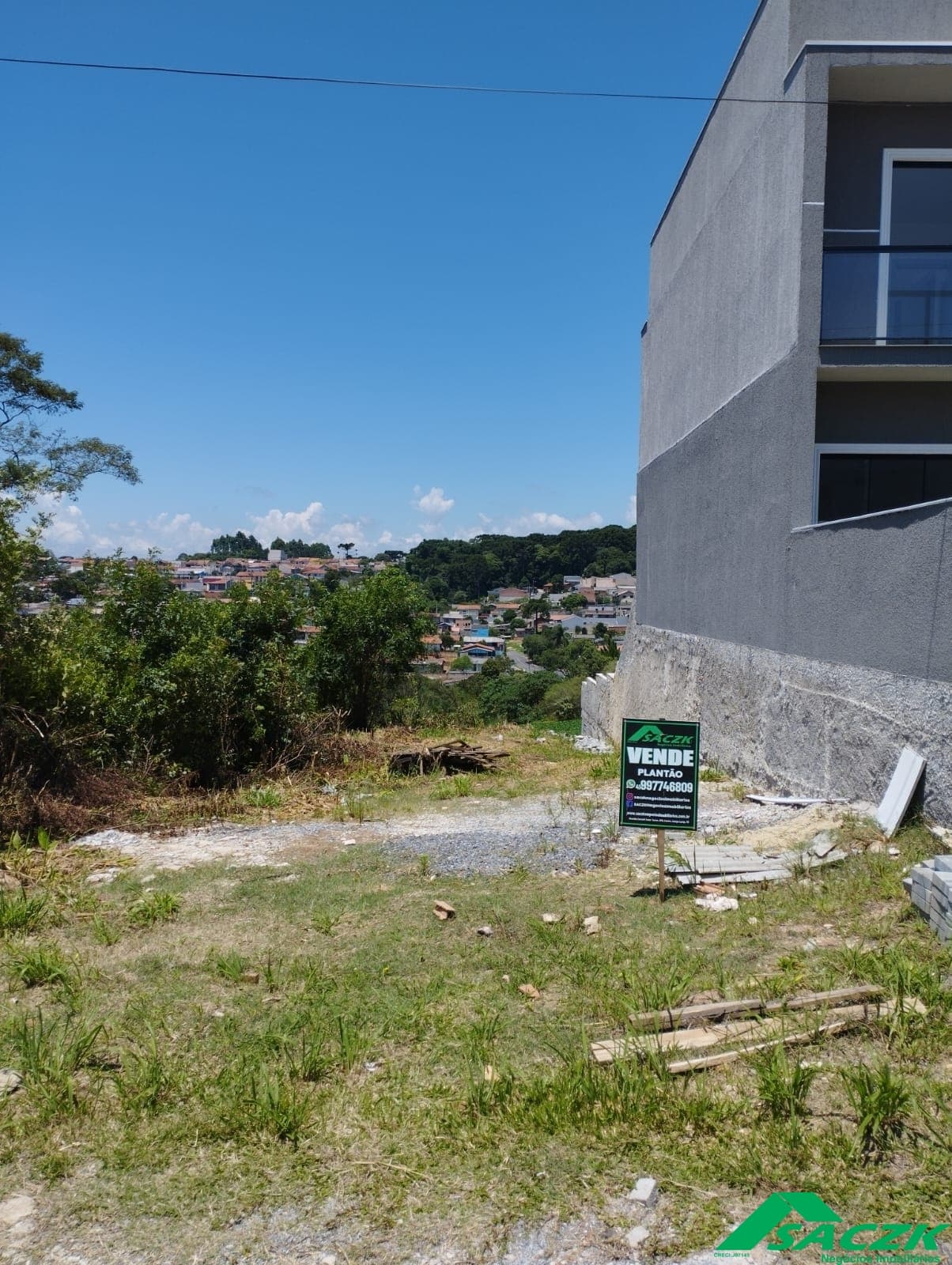 Lote com 180,92m² no Céu Azul