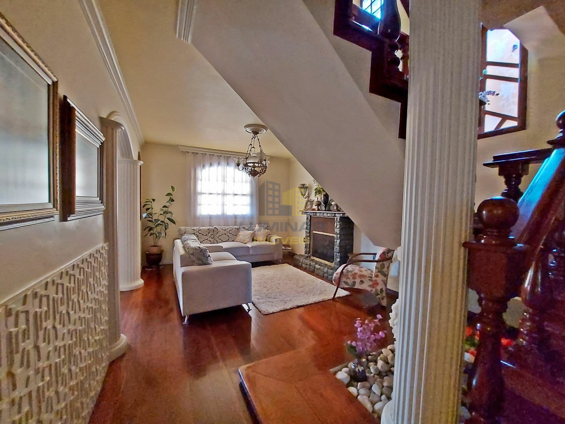 Excelente casa duplex à venda em Contagem/MG
