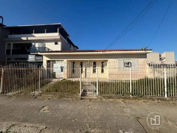 Terreno à venda no bairro Oficinas, em Tubarão/SC