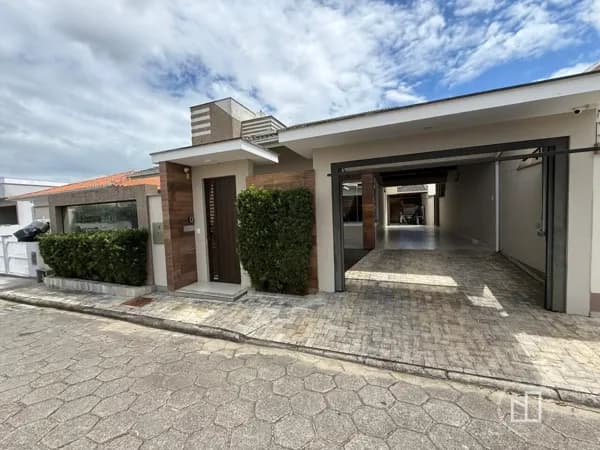 Casa à venda no bairro São Martinho, em Tubarão/SC