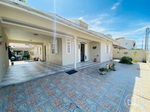 Casa com 03 dormitórios no Bairro Santo Antônio de Pádua