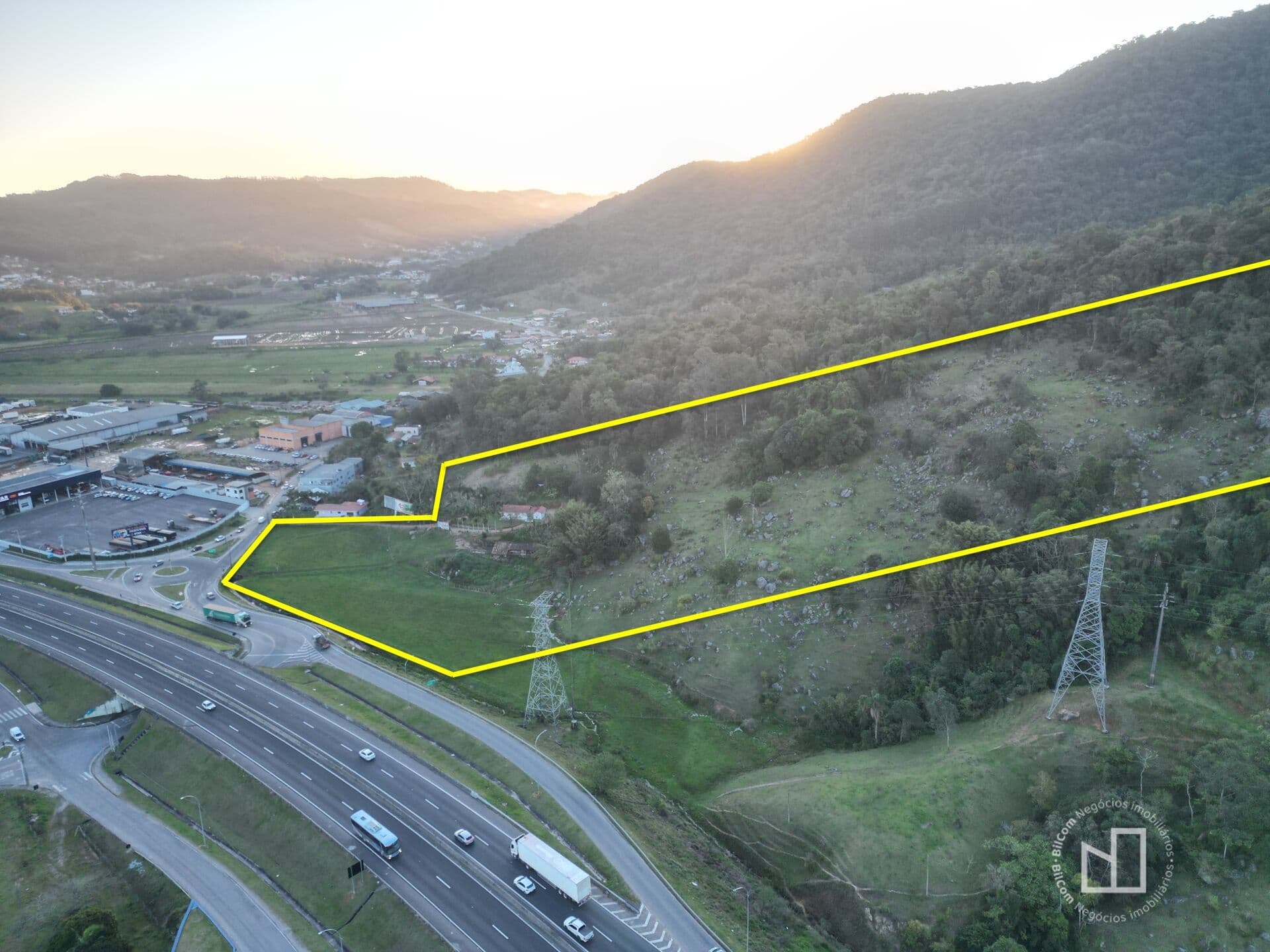Terreno de frente para a BR 101