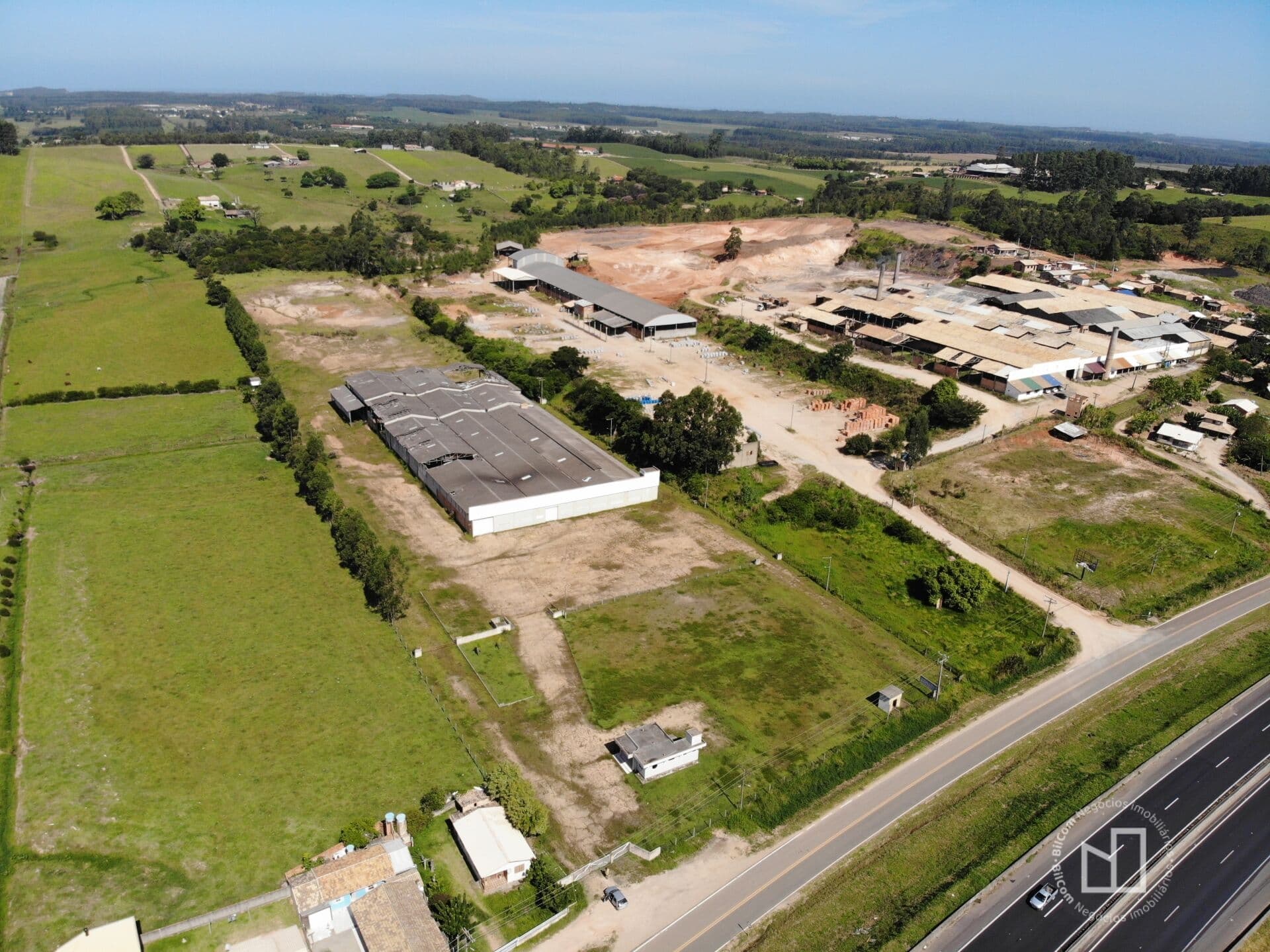 Terreno Comercial às margens da BR101 em Sangão
