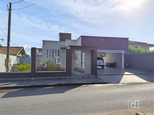 Casa à venda no bairro Praia Redonda, em Tubarão/SC