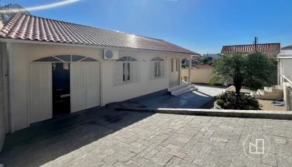 Casa à venda no bairro Oficinas, em Tubarão/SC