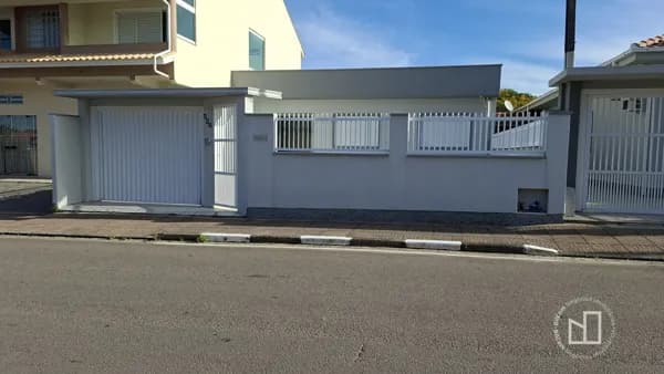 Casa à venda no bairro Caçador, em Capivari de Baixo/SC
