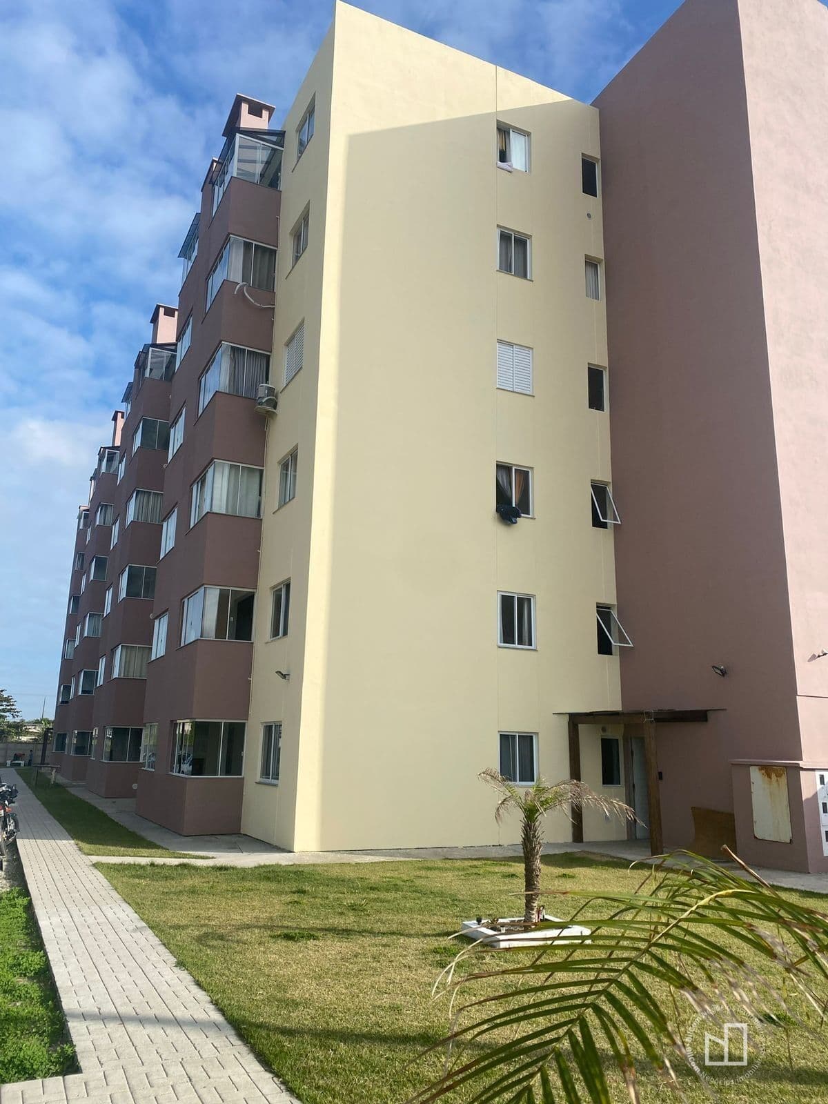 Apartamento à venda no bairro Mar Grosso, em Laguna/SC