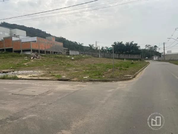 Terreno de esquina no bairro São João ME