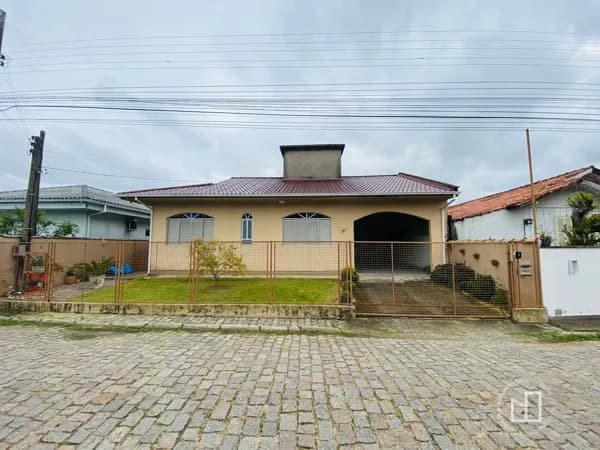 Casa à venda no bairro Humaitá, em Tubarão/SC