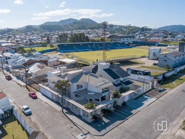 Casa à venda no bairro Oficinas, em Tubarão/SC