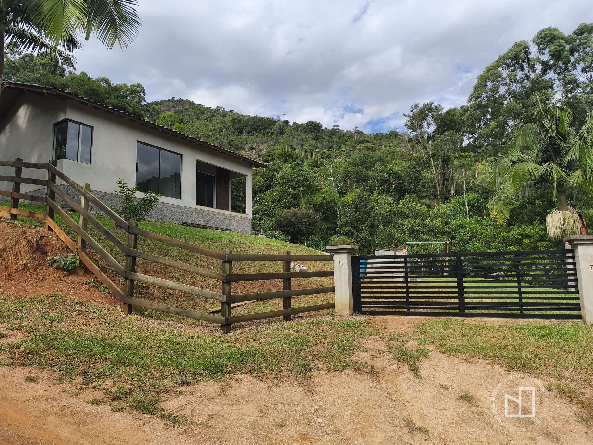 Casa à venda no bairro Caruru, em Tubarão/SC