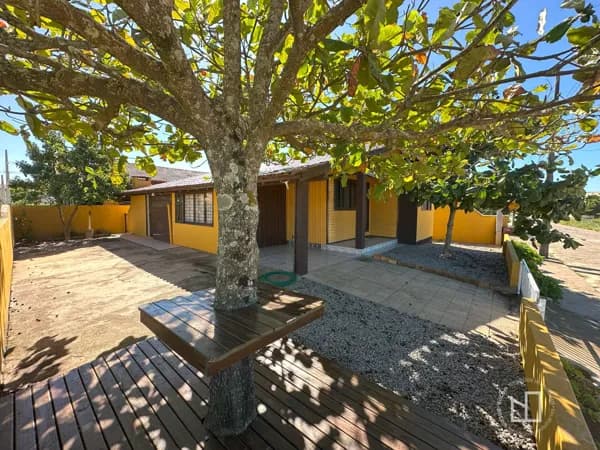 Casa na praia do Arroio Corrente, em Jaguaruna/SC
